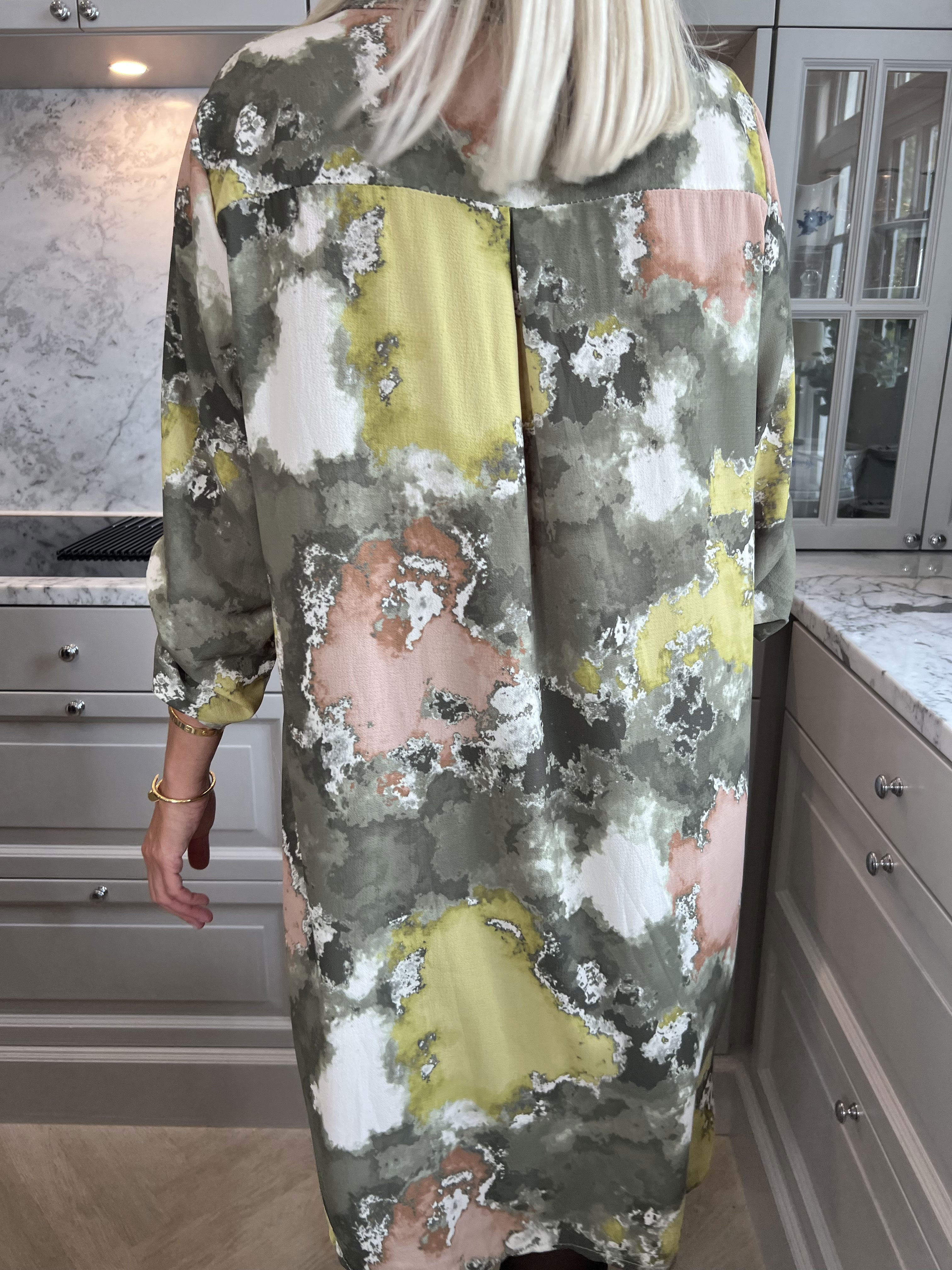 Vanesa Dress Batik - Let og luftig mønstret kjole